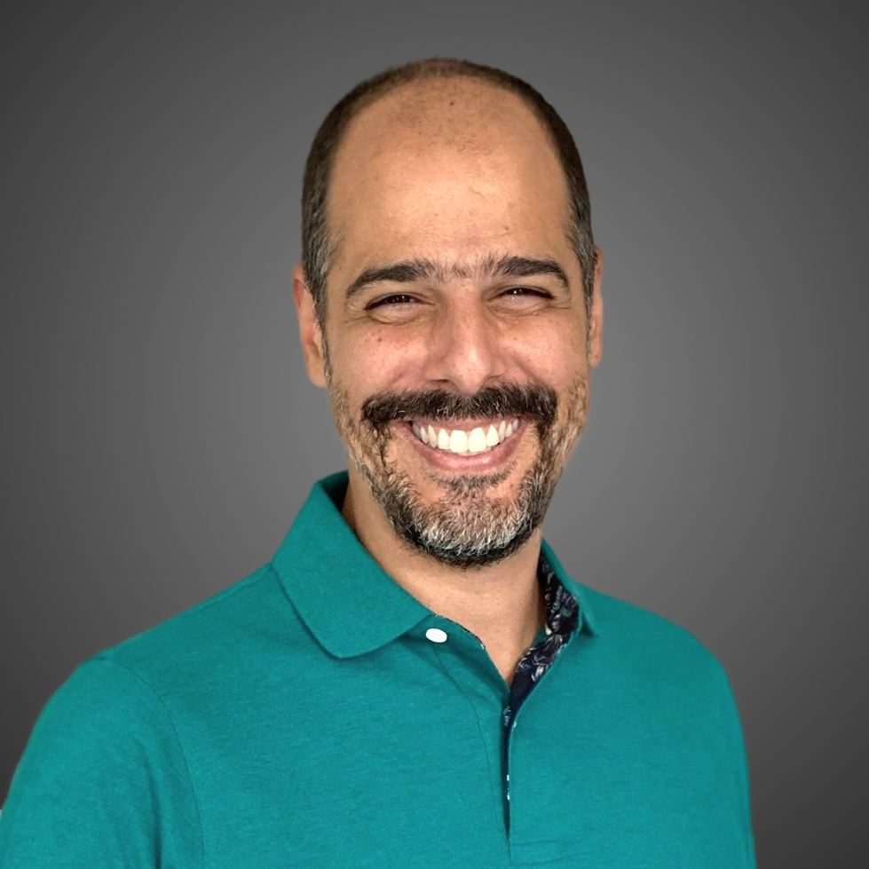 Daniel Farjoun - Autor do livro MIX